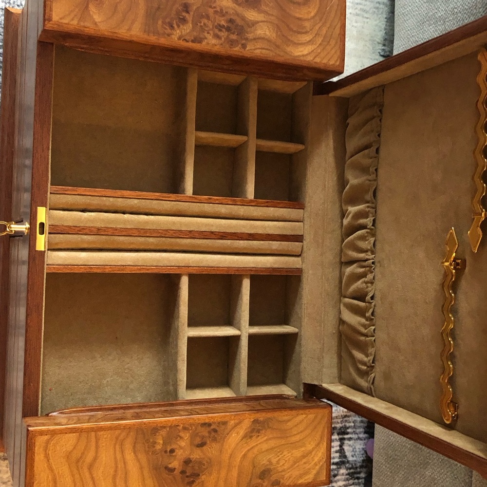 Agresti Briarwood Large jewelry box with key - Picture 4 of 10